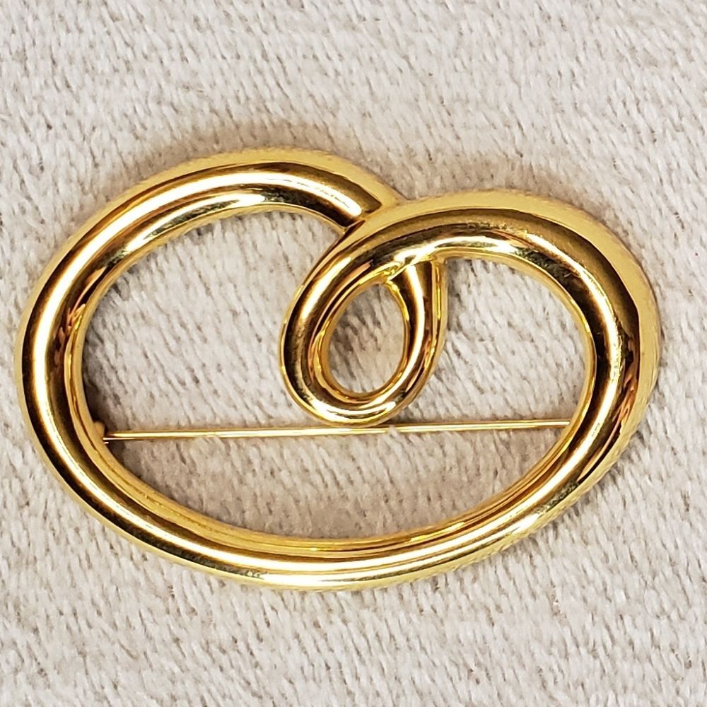 Gold Knot Infinity Brooch